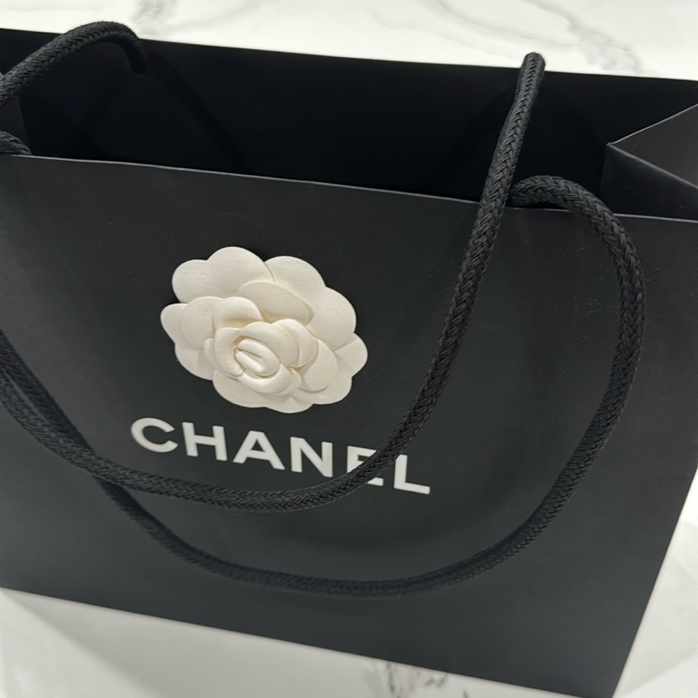 🆕 CHANEL Designer Bag & Ribbon - Picture 4 of 8